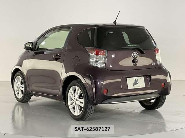 Toyota IQ 2013-03 7392445-3