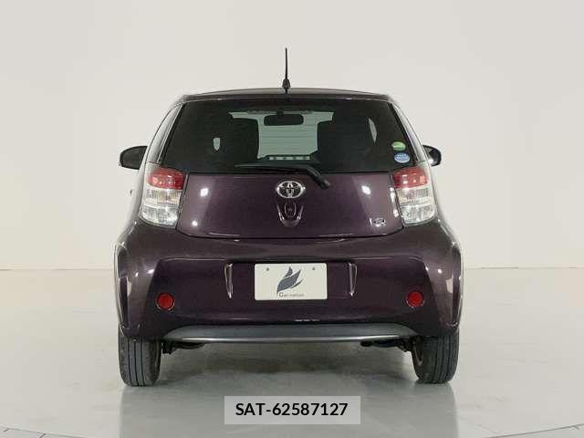 Toyota IQ 2013-03 7392445-4