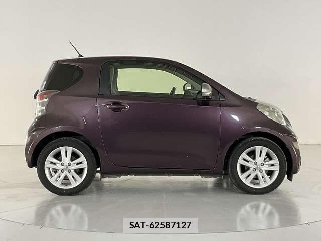 Toyota IQ 2013-03 7392445-6