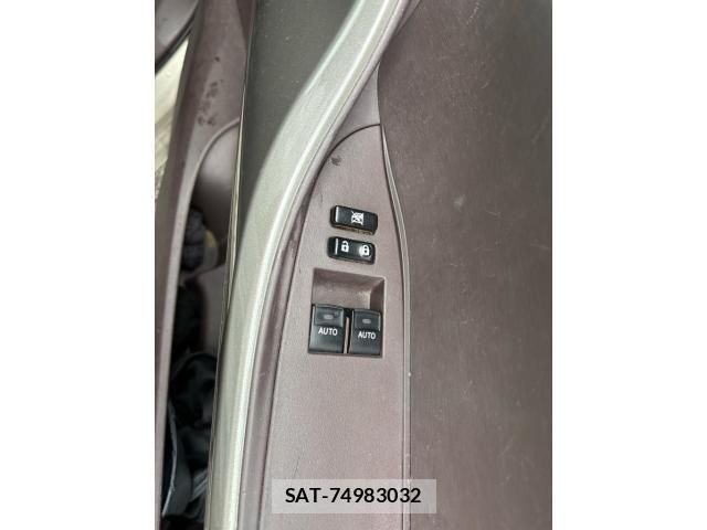 Toyota IQ 2009-01 7617199-13