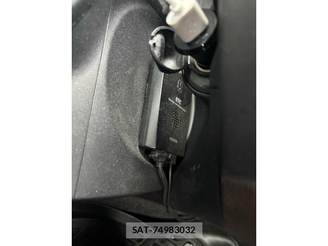Toyota IQ 2009-01 7617199-21