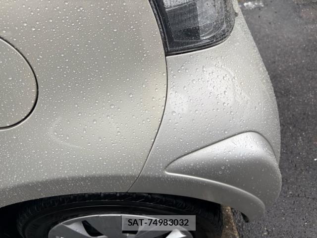 Toyota IQ 2009-01 7617199-22