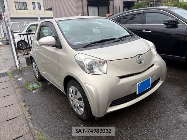 Toyota IQ 2009-01 7617199-2