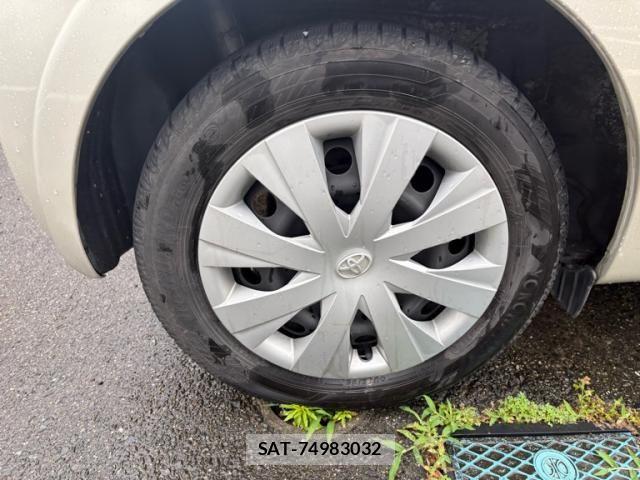 Toyota IQ 2009-01 7617199-5