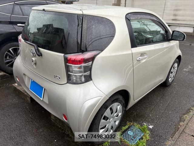 Toyota IQ 2009-01 7617199-8