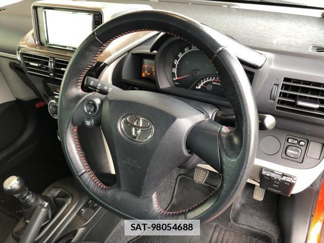 Toyota IQ 2012-06 7724344-7
