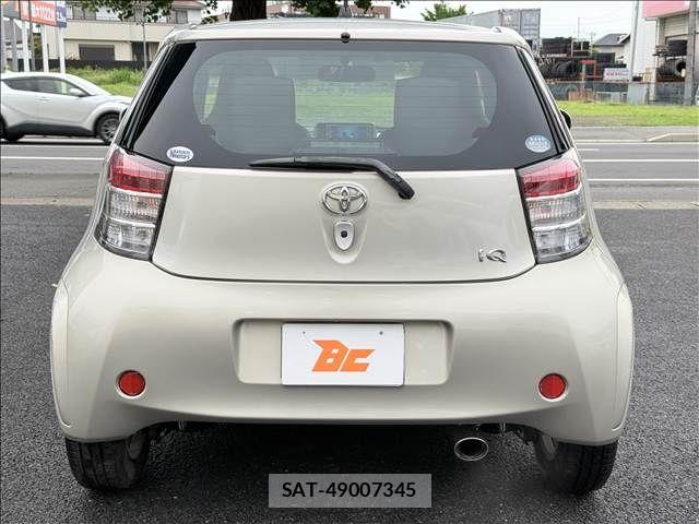 Toyota IQ 2009-01 7785800-22