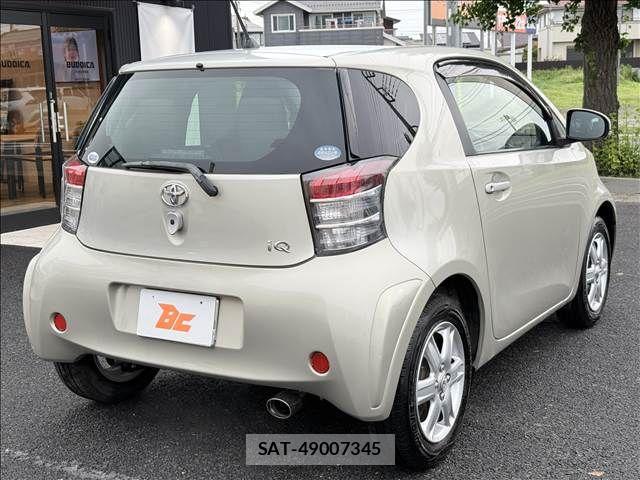 Toyota IQ 2009-01 7785800-23