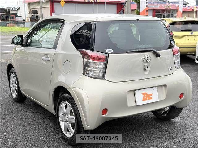 Toyota IQ 2009-01 7785800-7