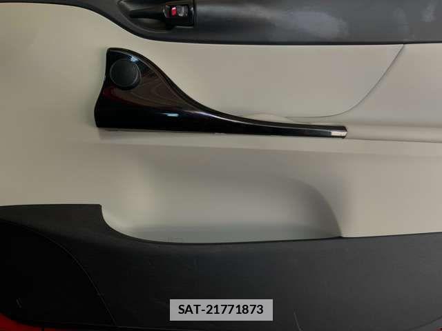 Toyota IQ 2012-08 7785804-13