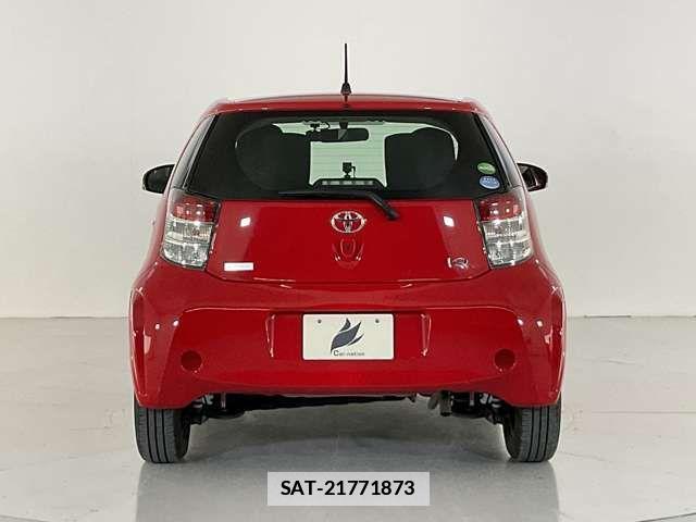 Toyota IQ 2012-08 7785804-4