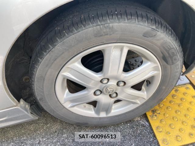 Toyota IQ 2008-12 7876979-12