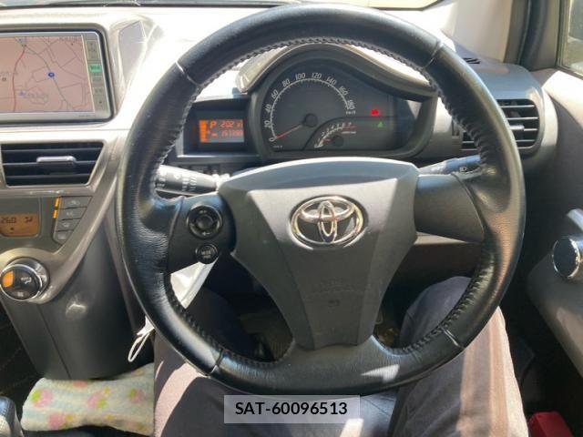 Toyota IQ 2008-12 7876979-4