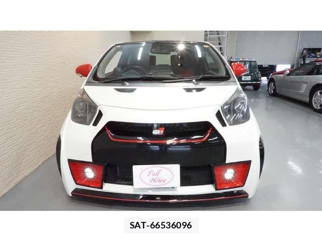 Toyota IQ 2009-12 8036084-12