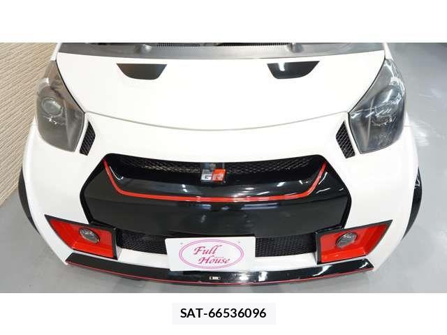 Toyota IQ 2009-12 8036084-15