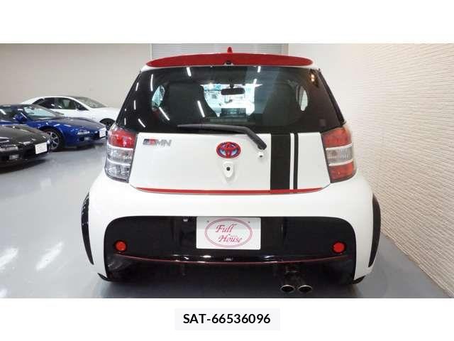 Toyota IQ 2009-12 8036084-4