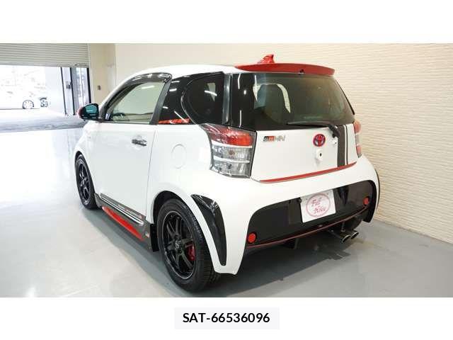 Toyota IQ 2009-12 8036084-7