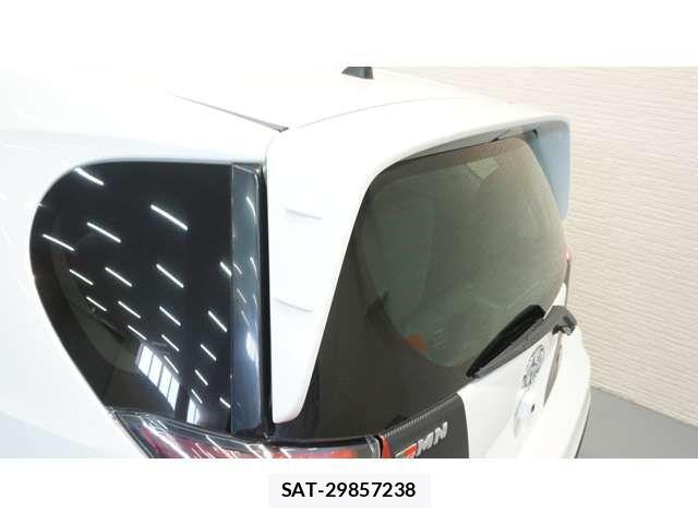 Toyota IQ 2012-11 8036083-12