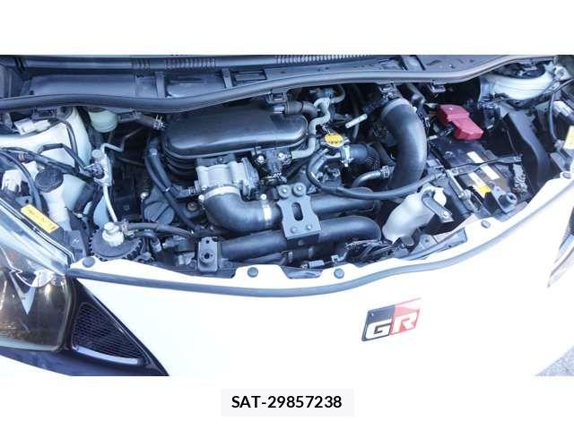Toyota IQ 2012-11 8036083-14
