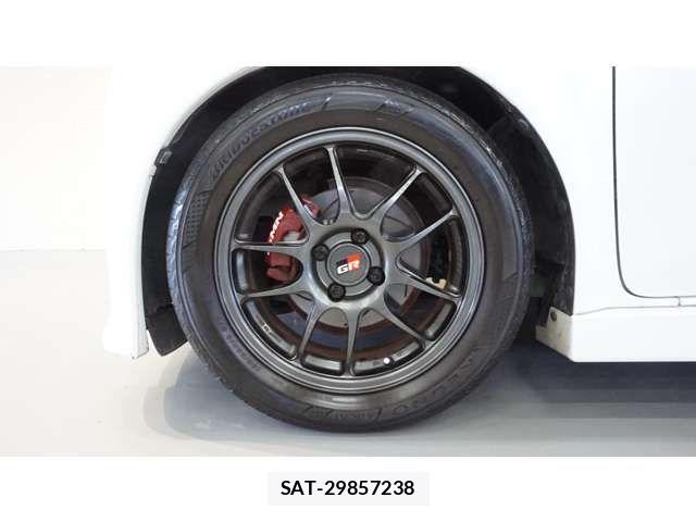 Toyota IQ 2012-11 8036083-16