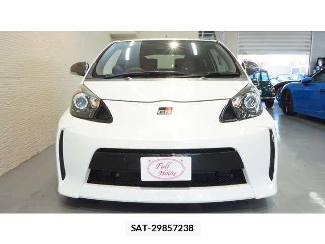Toyota IQ 2012-11 8036083-5
