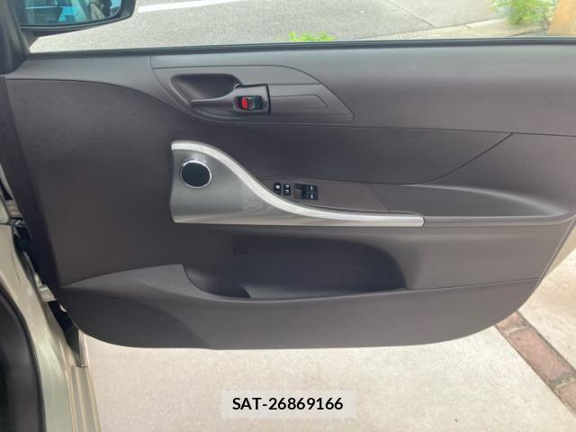 Toyota IQ 2009-01 8036085-13