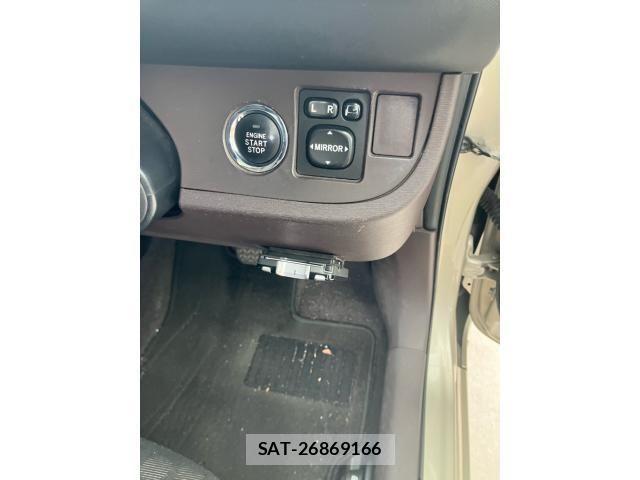 Toyota IQ 2009-01 8036085-14