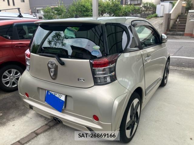 Toyota IQ 2009-01 8036085-3