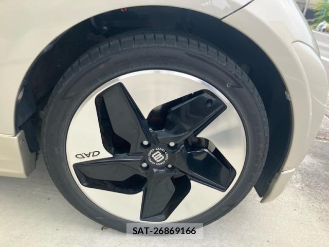 Toyota IQ 2009-01 8036085-4