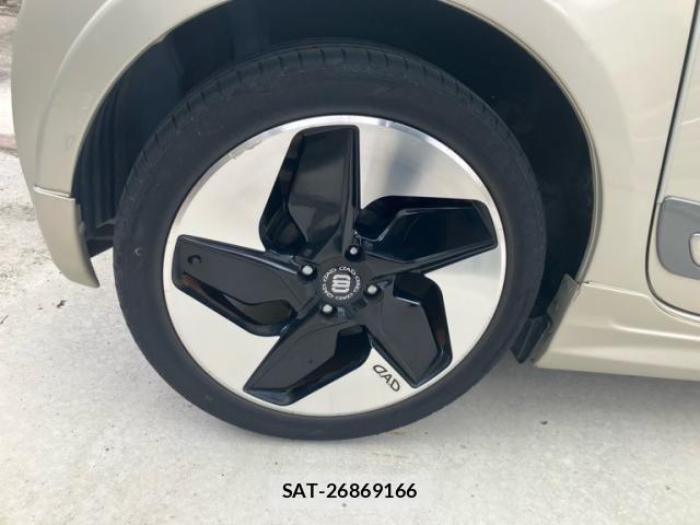 Toyota IQ 2009-01 8036085-5