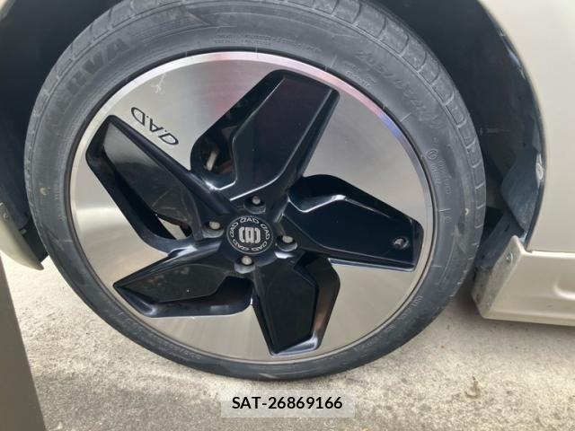 Toyota IQ 2009-01 8036085-7