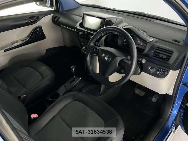 Toyota IQ 2014-05 8074120-12