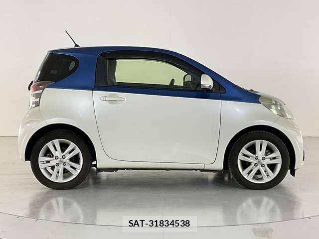 Toyota IQ 2014-05 8074120-6