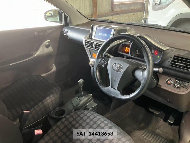 Toyota IQ 2009-02 8207977-9