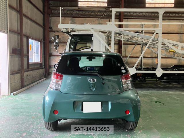 Toyota IQ 2009-02 8207977-2