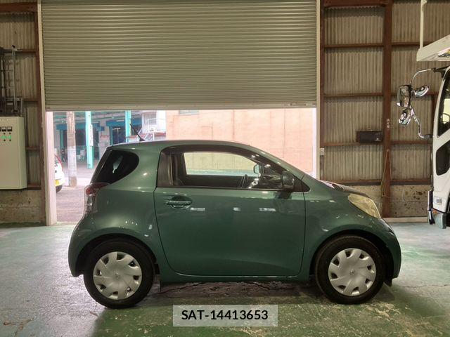 Toyota IQ 2009-02 8207977-3