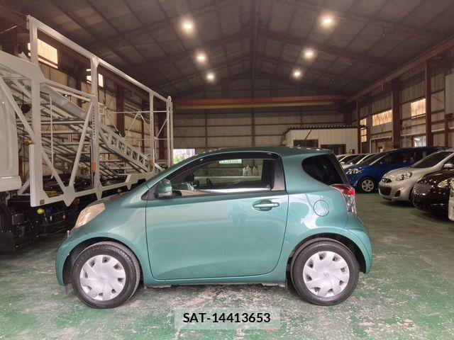 Toyota IQ 2009-02 8207977-4