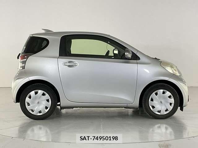 Toyota IQ 2012-08 8245483-9