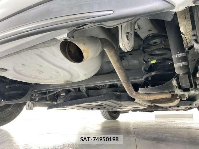 Toyota IQ 2012-08 8245483-12