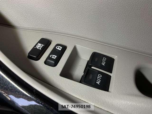 Toyota IQ 2012-08 8245483-16