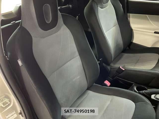 Toyota IQ 2012-08 8245483-18