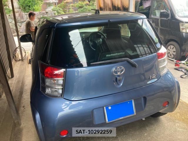 Toyota IQ 2013-09 8245484-9