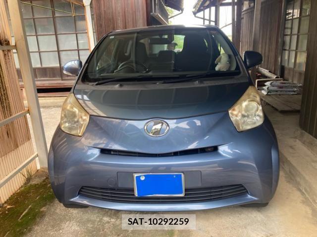Toyota IQ 2013-09 8245484-1