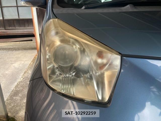 Toyota IQ 2013-09 8245484-5