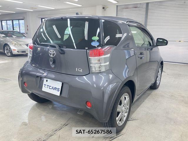 Toyota IQ 2012-03 8525292-25