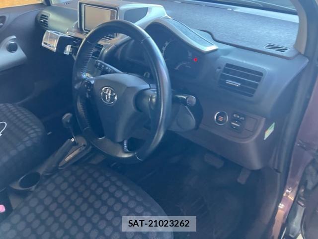 Toyota IQ 2009-11 8562222-11
