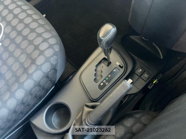 Toyota IQ 2009-11 8562222-18