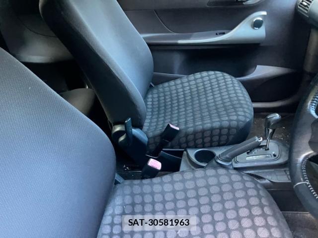 Toyota IQ 2009-01 8659554-14