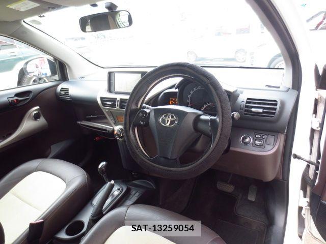 Toyota IQ 2010-07 8659553-1