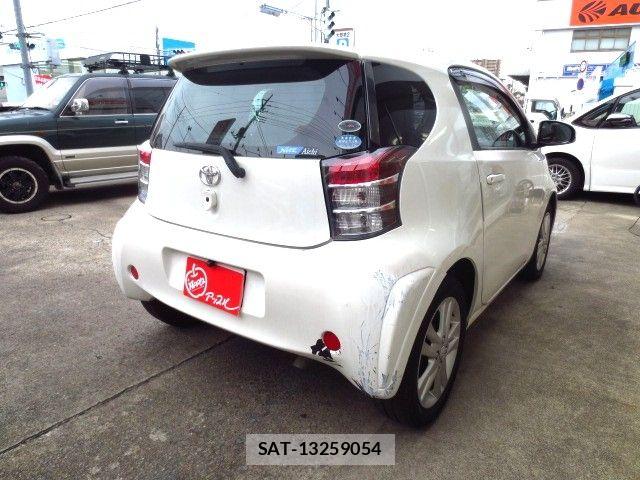 Toyota IQ 2010-07 8659553-2
